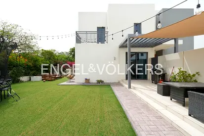 Camel Track | Corner Unit | Large Plot
