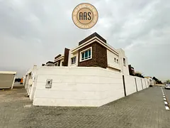 Spacious Corner Villa 4Bhk with All master bedrooms pentry Maids room Laundry Big Kitchen