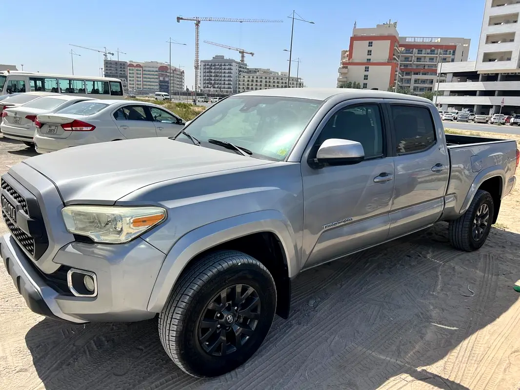 Toyota Tacoma 2020 — photo 1 of 5