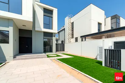 Internal I Landscaped I Close to pool & park