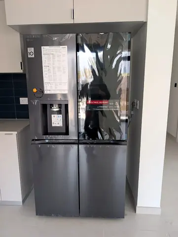 L.G Door in Door Instaview Side By Side Fridge Freezer Latest Version Barely Use Like New
