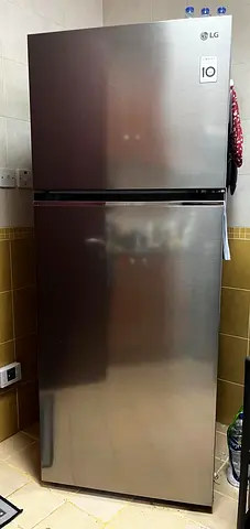 LG Stainless Steel Top-Freezer Refrigerator – Good Working Condition
