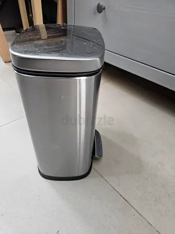 Stainless Steel Pedal Bin - Small Kitchen/Bathroom Trash Can.