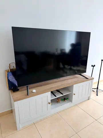 🚨 65 inch QLED tv, brand new under warranty