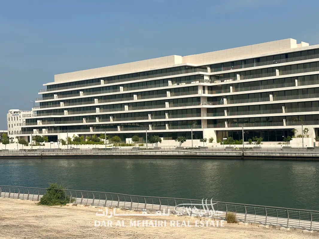 DUBAI WATER CANAL 5 B/R VILLA MAIDS ROOM WITH PRIVATE POOL & GARDEN