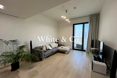 UNFURNISHED | MODERN | SMART HOME | BRIGHT