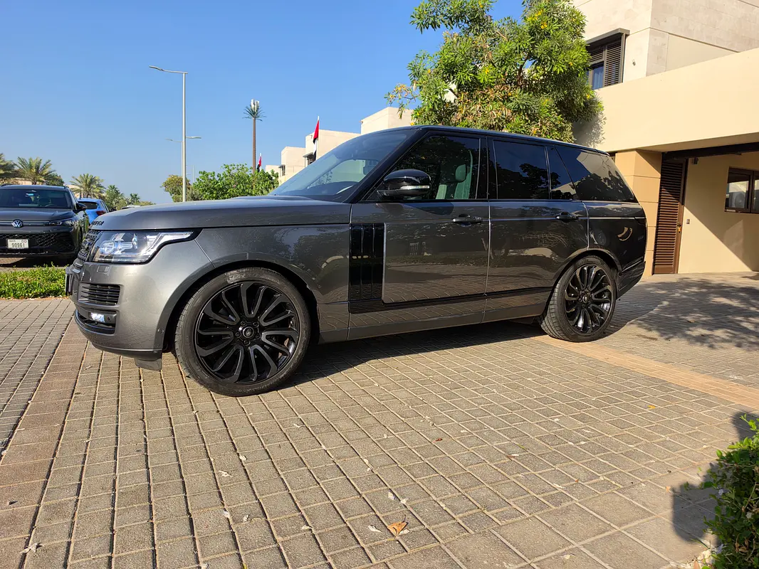 Land Rover Range Rover 2017 — photo 1 of 6