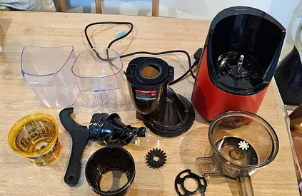 Kuvings / Generic Slow Masticating Juicer – Good Working Condition