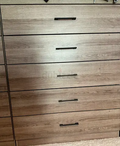 Chest of drawers