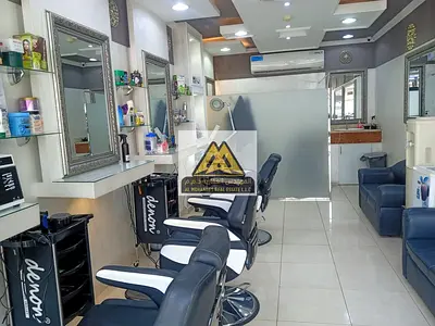 صالون حلاقه / الروضه 3 / موقع متميز رخصه ساريه / مناسب للاستثمار فورا /