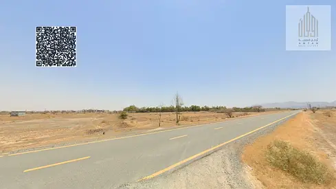 Residential land in Manama 9, 3th plot from street
