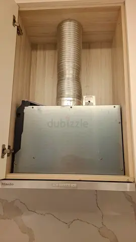Built-in kitchen extractor hood