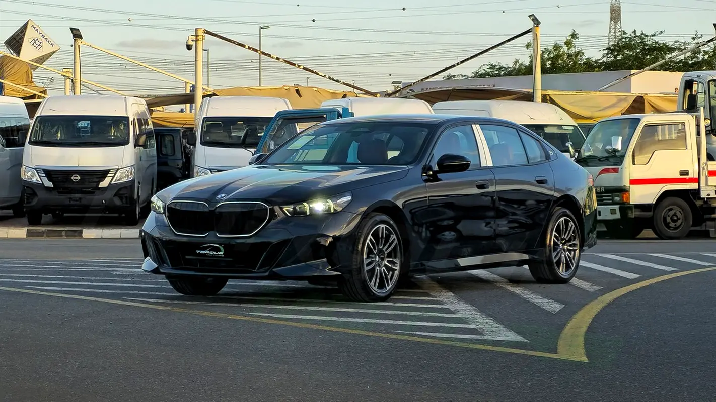 BMW 5-Series 2026 — photo 1 of 20
