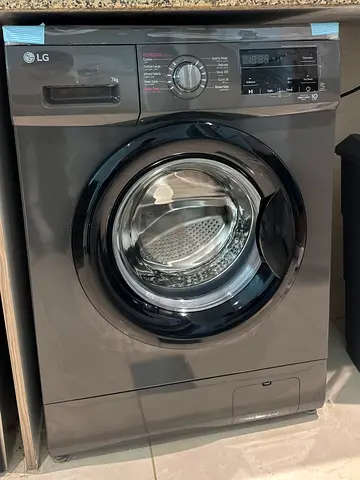 LG Front Load Washing Machine 7kg — Good Condition