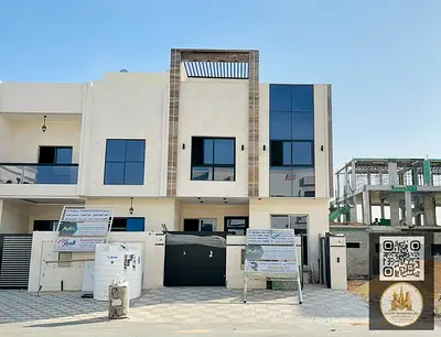 Townhouse for sale in Al-Haliyo 2 area in a prime location, featuring a front setback for parking and a spacious courtyard within the villa. It consis