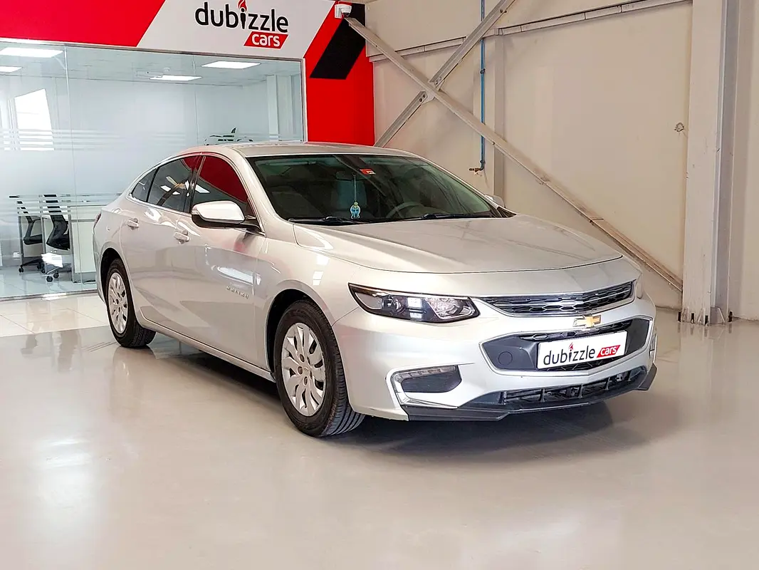 Chevrolet Malibu 2017 — photo 1 of 13