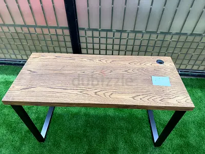 Simple Oak-Style Desk with Metal Legs — Compact Study Table