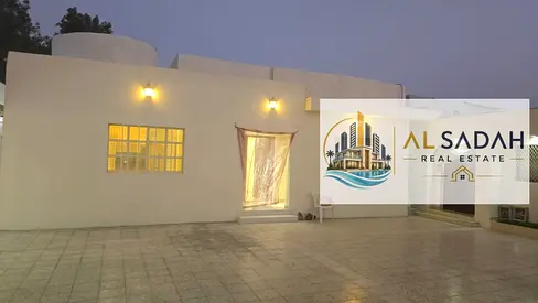 For sale: A house in a spacious area of ​​Umm Khanoor with 6 master bedrooms, 2 living rooms, and 2 majlis (formal sitting rooms). It also includes an annex with a kitchen, maid's room with bathroom,