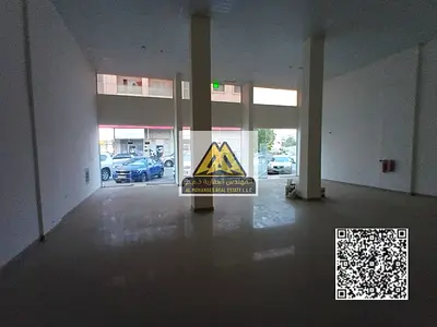 محل بمساحة كبيرة وموقع مميز داخل منطقة حيوية، مناسب لمختلف الأنشطة التجارية ويتميز بسهولة الوصول وقربه من الخدمات والمناطق السكنية