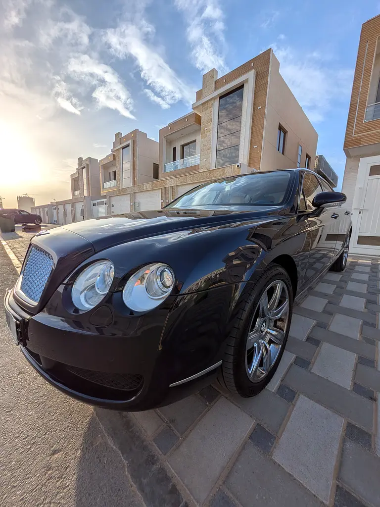 Bentley Flying Spur 2006 — photo 1 of 13