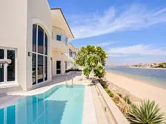 Renovated 4 Bedroom Villa | Lift | Vacant