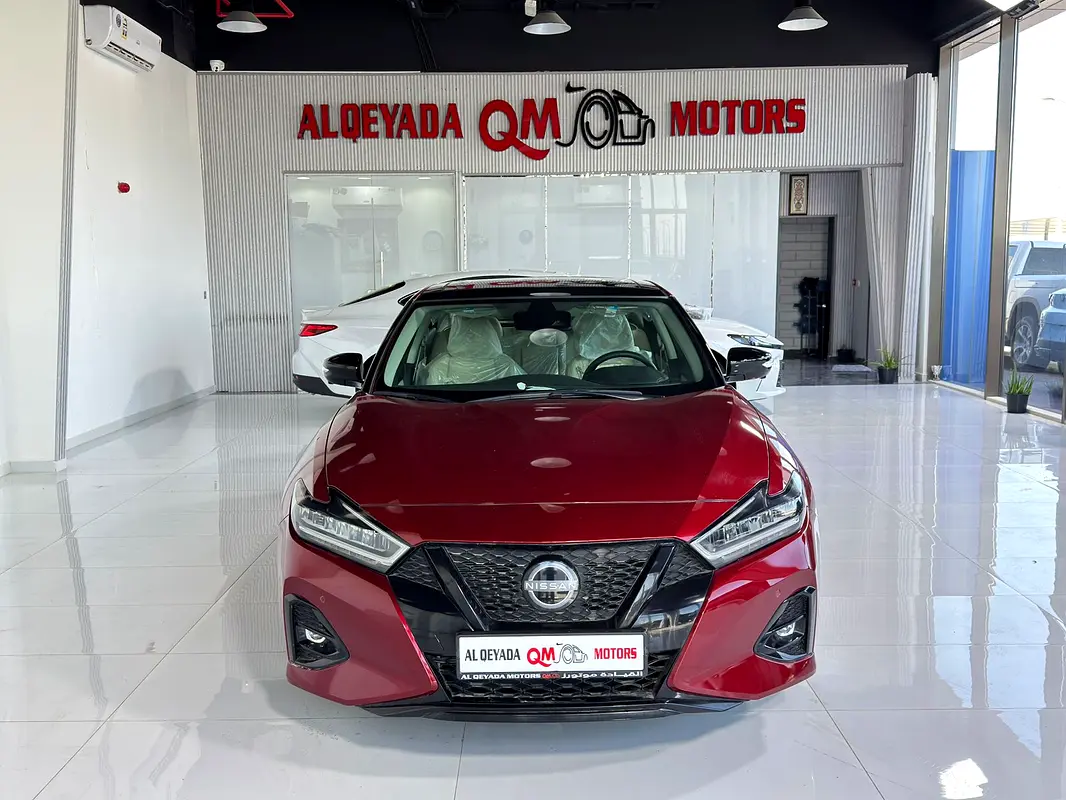 Nissan Maxima 2023 — photo 1 of 11