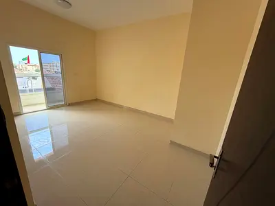 قريب من شارع الشيخ عمار سهولة الوصول إلى الطرق الرئيسية