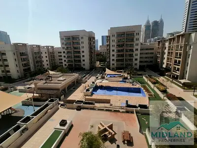 شقة بمخطط مفتوح من غرفتي نوم | إطلالات على المسبح والفناء | غير مفروشة | الثيال 1، ذا جرينز