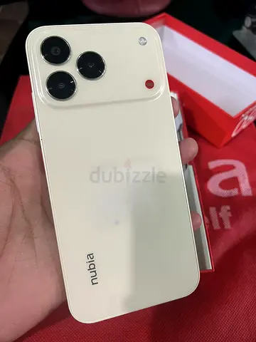 Nubia V80 Design