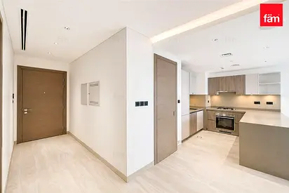 +Maids | Larger Layout | Waterfront | 5* Amenities