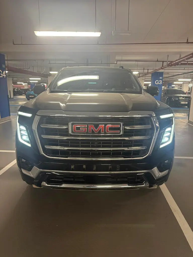 GMC Yukon 2025 — photo 1 of 9