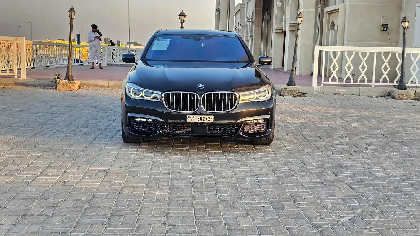 BMW 7-Series 2016 — photo 1 of 16