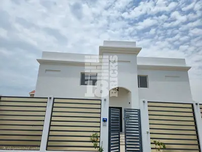 Upgraded 4 Bed + Maid + Study | Wooden flooring