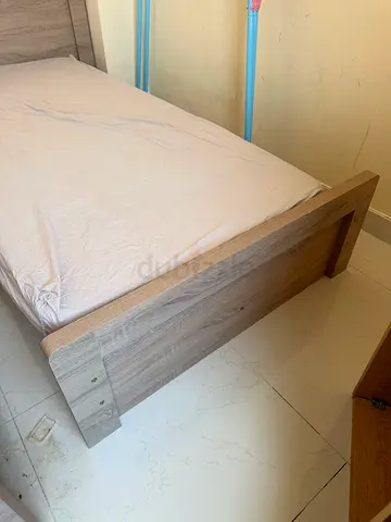 Single bed With Mattress