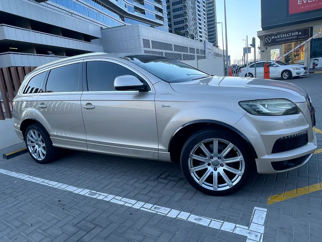 Audi Q7 2014 — photo 1 of 19