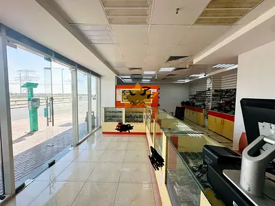 Road Facing Showroom @ Manama Street - Private Toilet