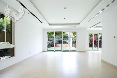 Vacant, 4 BR+Maid, Single Row, Near Top Schools