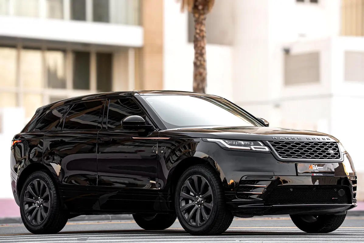 Land Rover Range Rover Velar 2022 — photo 1 of 20