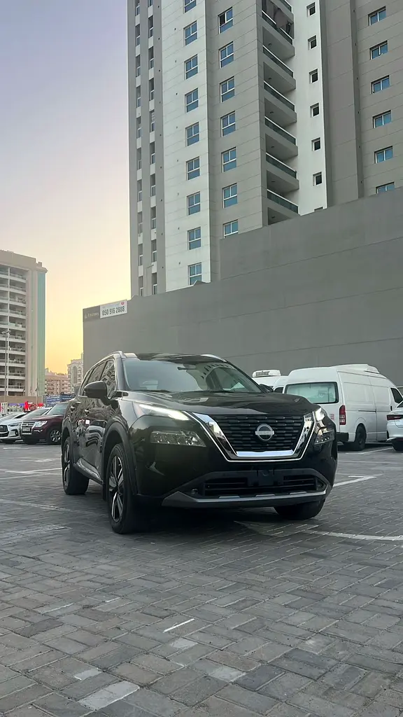 Nissan Rogue 2023 — photo 1 of 13