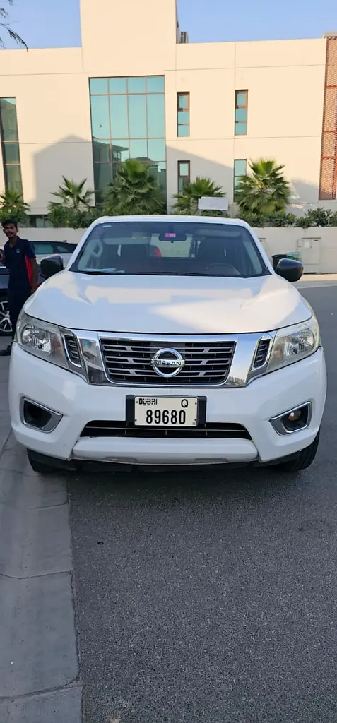 Nissan Navara 2020 — photo 1 of 4