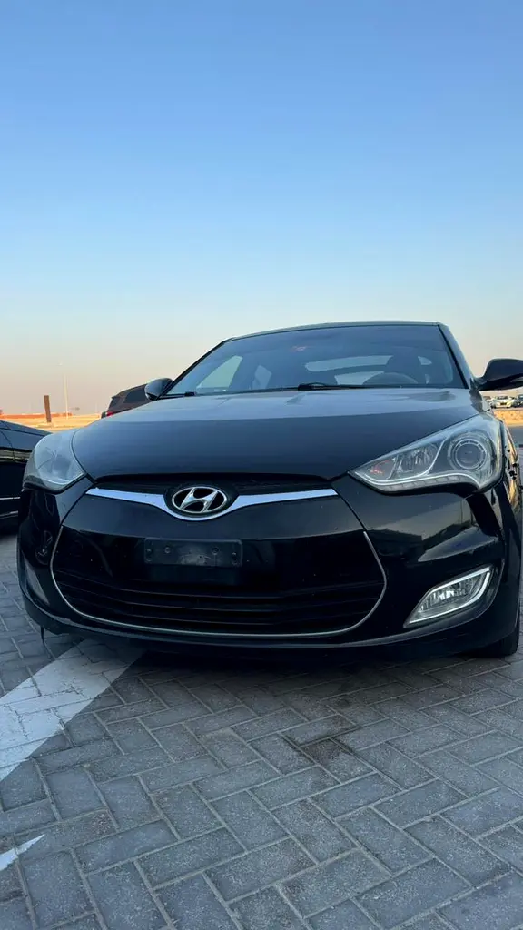 Hyundai Veloster 2012 — photo 1 of 4