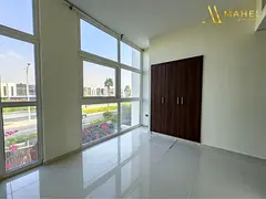 Modern Living | Single Row | Vacant