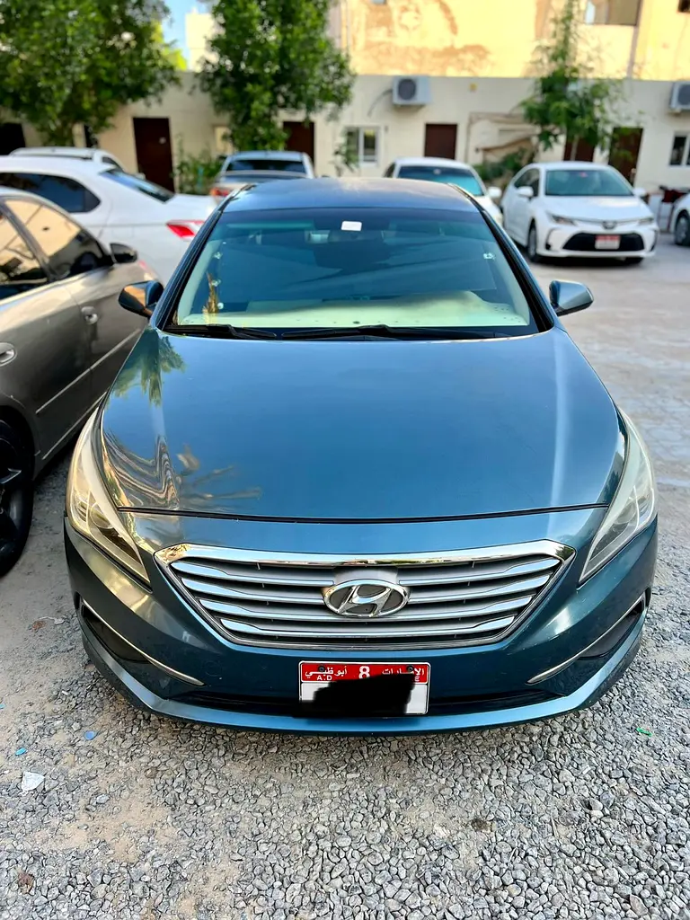 Hyundai Sonata 2016 — photo 1 of 8