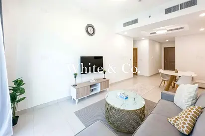 Canal View | Prime Location |Large Layout