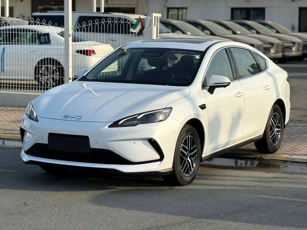 BYD Seal 2025 — photo 1 of 18