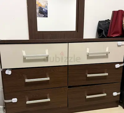 6-Drawer Wooden Dresser with Mirror - Good Condition+ a side bed