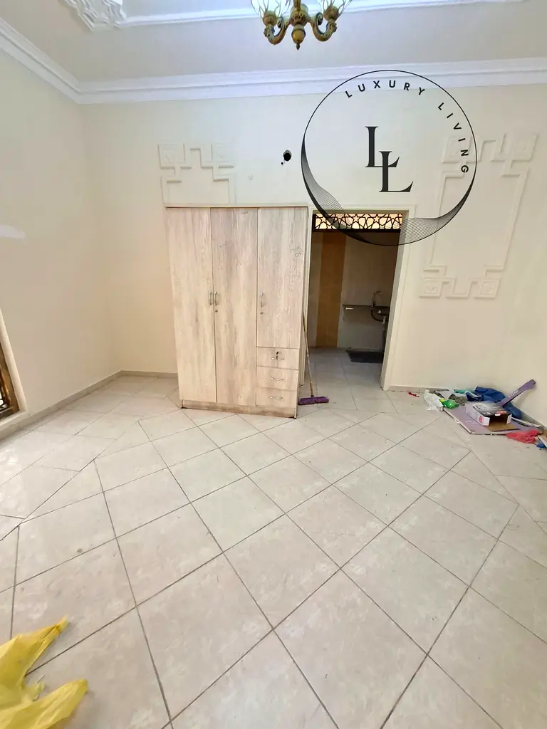 NiCE 1 BEDROOM HALL VILLA JUST 3500 WITH WATER ELICTRICITY WIFI READY TO MOVE