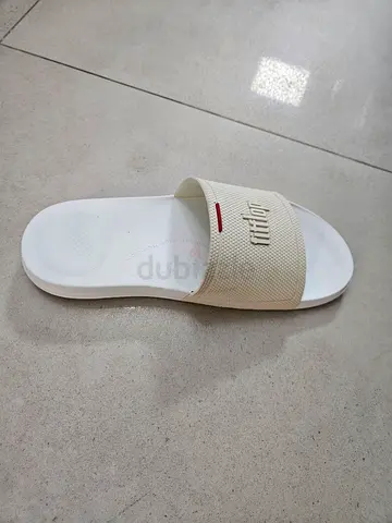 White slide sandals (used) - comfortable casual slides