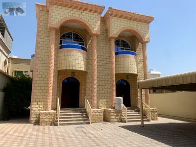 Special opportunity at the lowest price for family living, a large and beautiful villa in a prime location with an elegant design