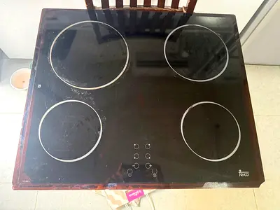 Used Teka Glass Electric Cooktop - 4 Burners (Needs Cleaning)